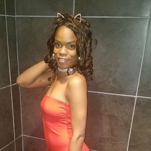 Meet your Posher, Hotgyrl